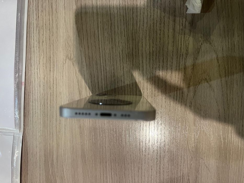 Продам айфон 12 Waite 128 г