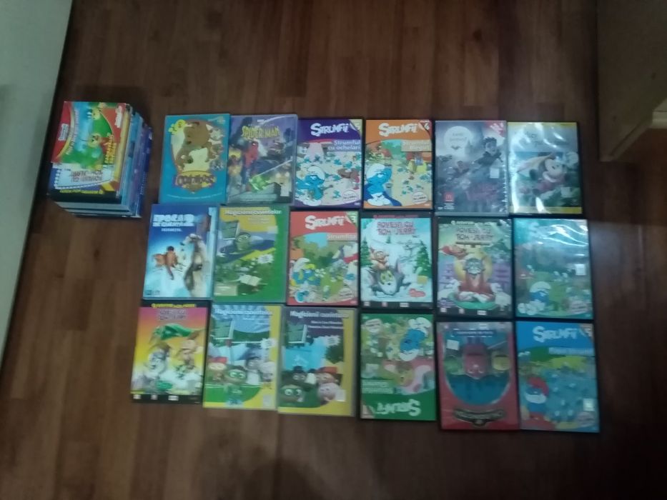 Vând DVD-uri pentru copii.
