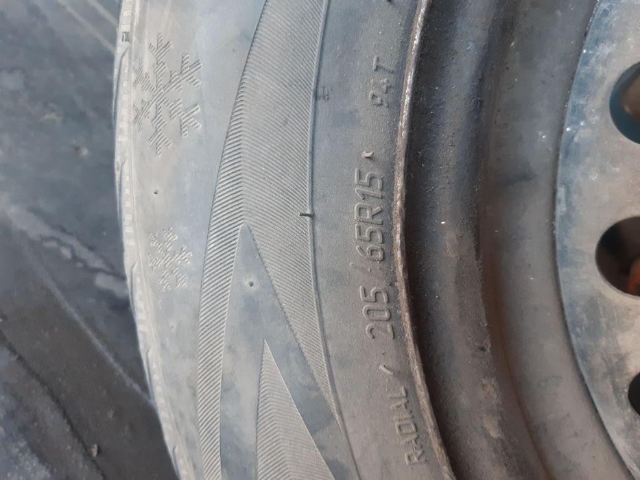 Продам одно колесо с железным диском