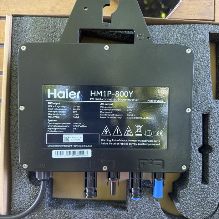 Set 2 panouri fotovoltaice JA Solar + microinverter Haier 800w
