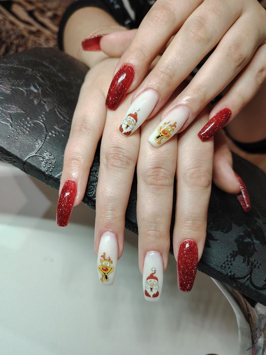 Маникюр на дому.