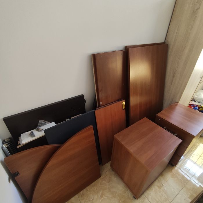 Офисный стол с тумбой