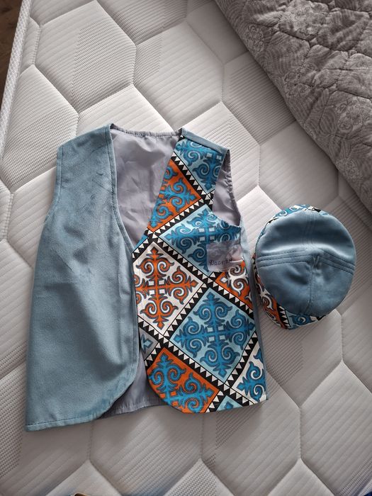 Продам жилетки национальные