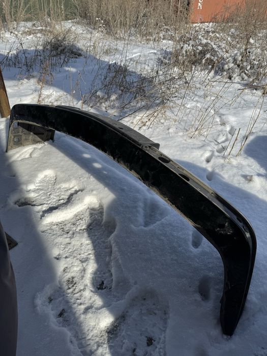 Передний бампер БМВ е34