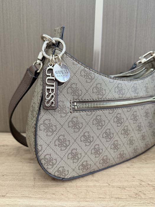 Сумка guess новая без бирки