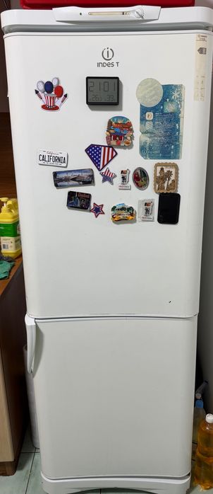 Холодильник Indesit