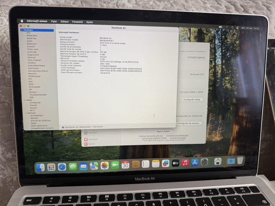 Macbook air M1 i3 8Gb Ram 256Gb SSD
