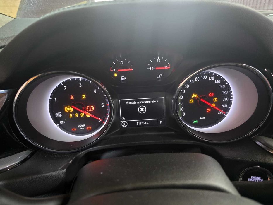 Opel Insignia 2019 1.6 diesel 91.000 km avariat frontal