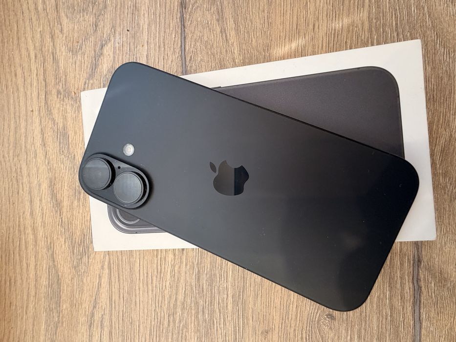 iPhone 16 256 GB BLACK в гаранция