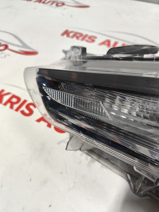Ляв фар за Toyota Corolla Cros Xenon 2021-2023 / Тойота Крос Ксенон