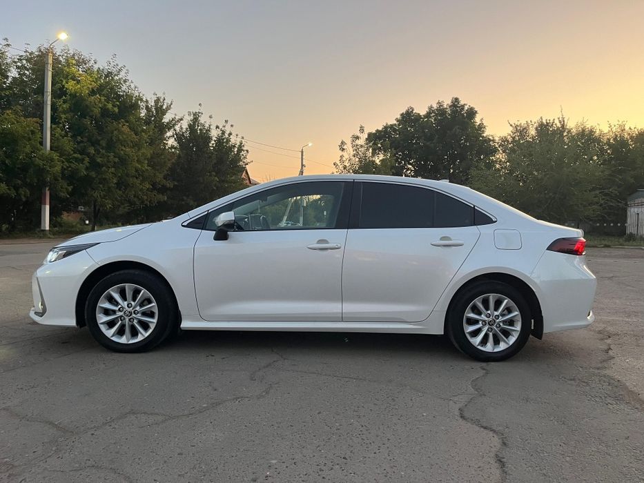 Продам машину тайота королла 2022