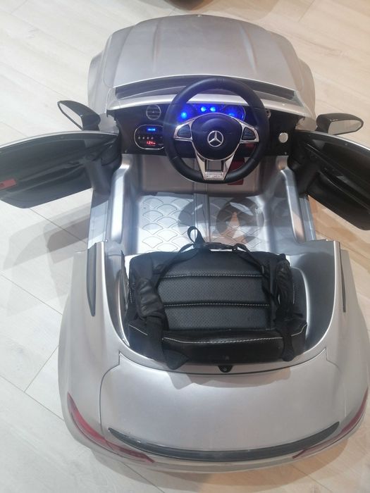 Акумулаторна кола Mercedes Benz C63 AMG, 12V ДИСТАНЦИОННО управление