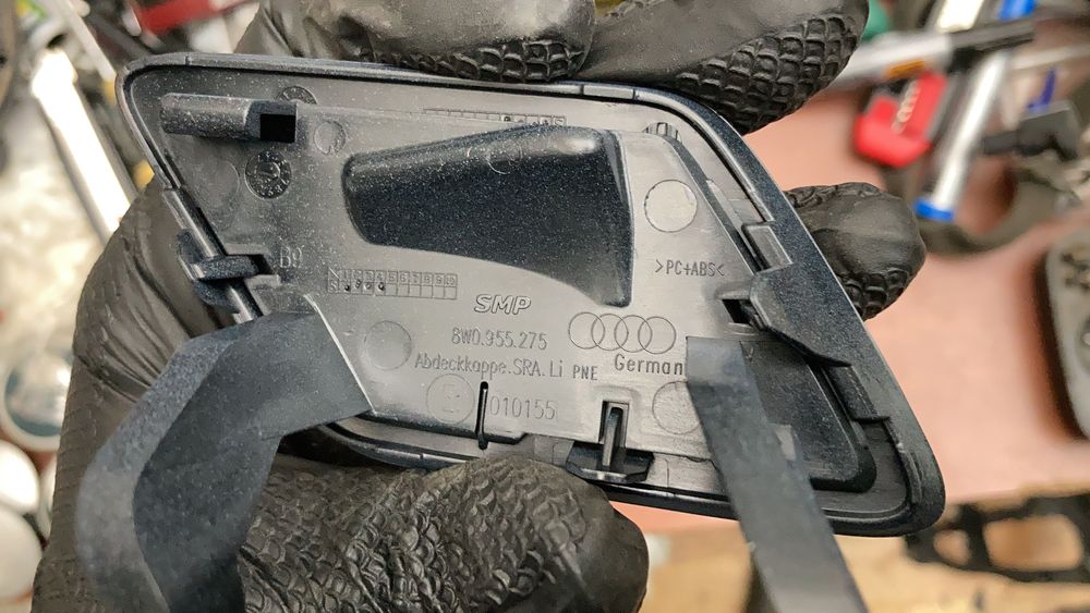 Spalator far xenon Audi A4 B9 8W 2015 - 2019 spalator far cu capac