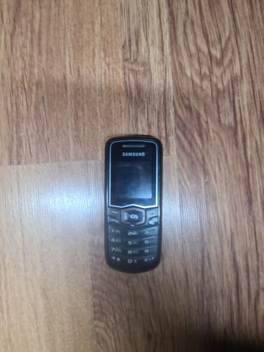 Продам рабочий кнопочный телефон