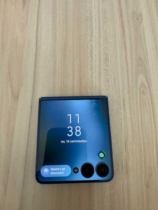 Samsung Galaxy Z Flip 256GB / 12GB RAM – Като нов, 100% батерия + MagSafe калъф[ПАРИТЕ СА В ЕВРО]