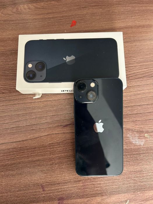iPhone 13 mini.