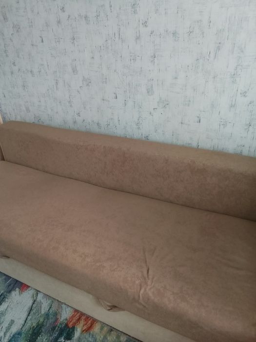 Срочно продам диван