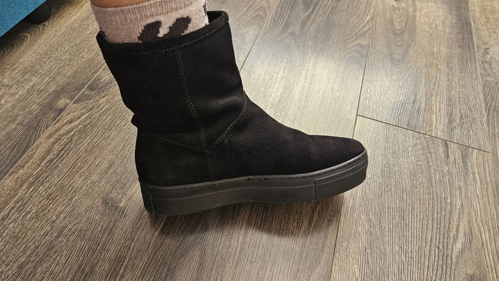 Ghete piele întoarsă Anna Cori mărimea 37