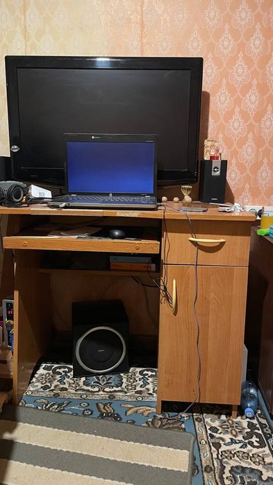 Мебель для кухни, спальни, гостиной ,кровать,шкаф книжный,стилаж,тумба