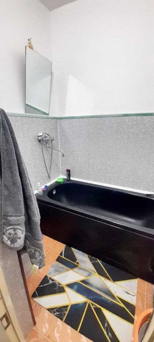 yangi uy sotiladi. 1-etajdan. Ipoteka bor