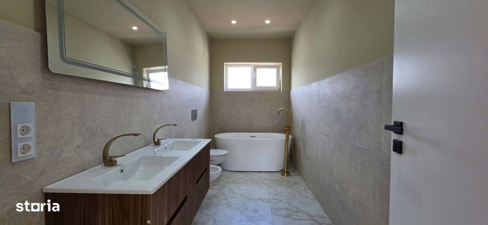 Casă de vânzare, zona dealurile Oradiei