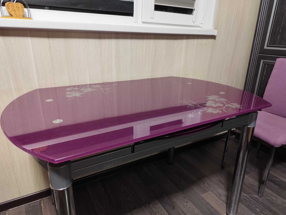 Стол обеденный стеклянный