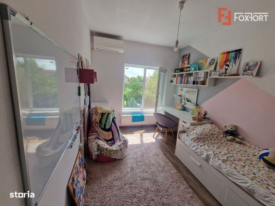 Duplex de vanzare cu 4 camere, cu teren de 303 mp, Ghiroda