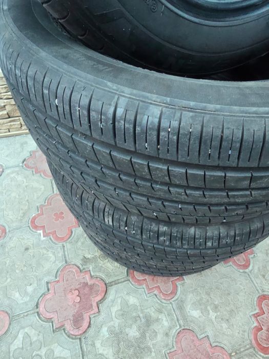 Продам комплект резины 235/55R18