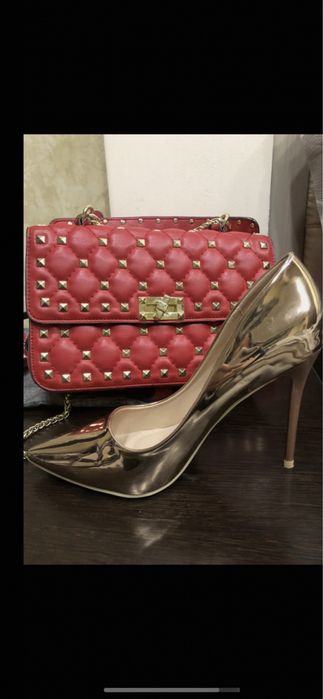 Сумочка  красная