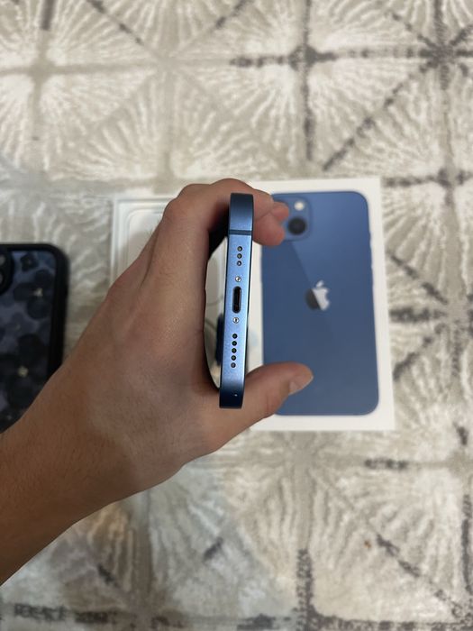 iPhone 13 в идеальном состоянии