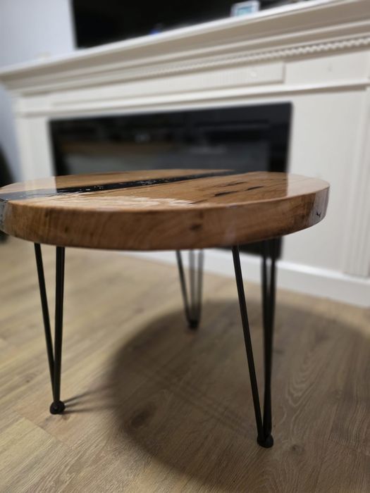 Mesa nuc și stejar cu rășină