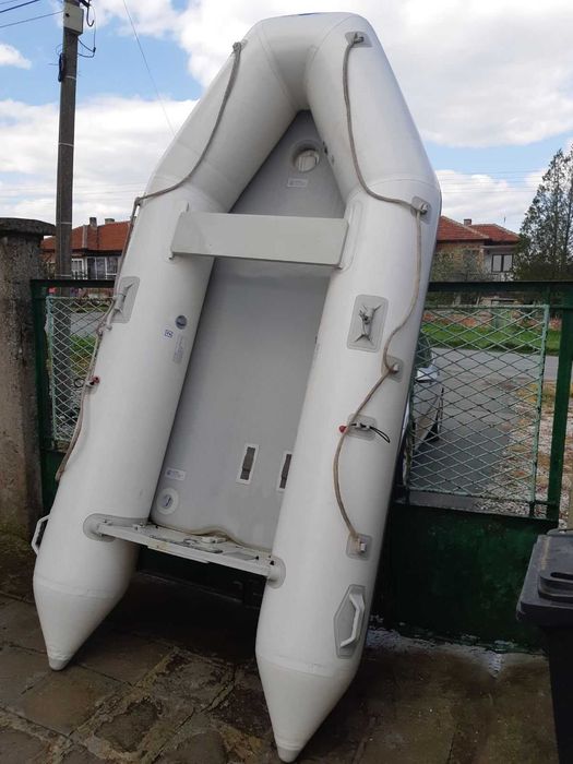 Надуваема лодка 300см