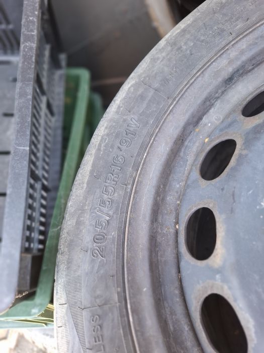 Vand roata rezerva vw passat b6 touran golf 5 are anvelopa 205 55 16 buna