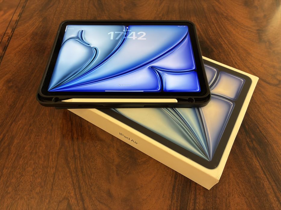 iPad Air 11" M3 2025 8 / 256 гб + стилус