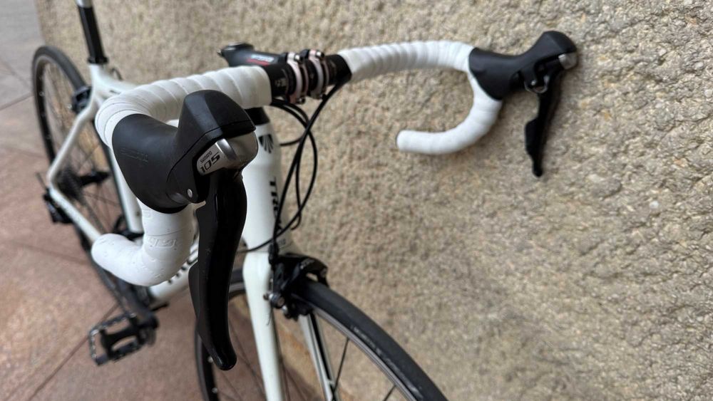 -Vand Cursiera CARBON -TREK -SHIMANO 105-11 pinioane-stare IMPECABILA!