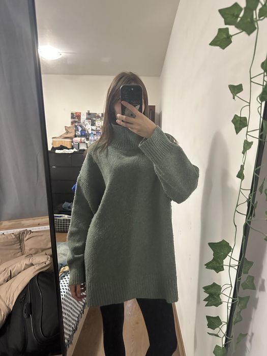 Продавам пуловер h&m