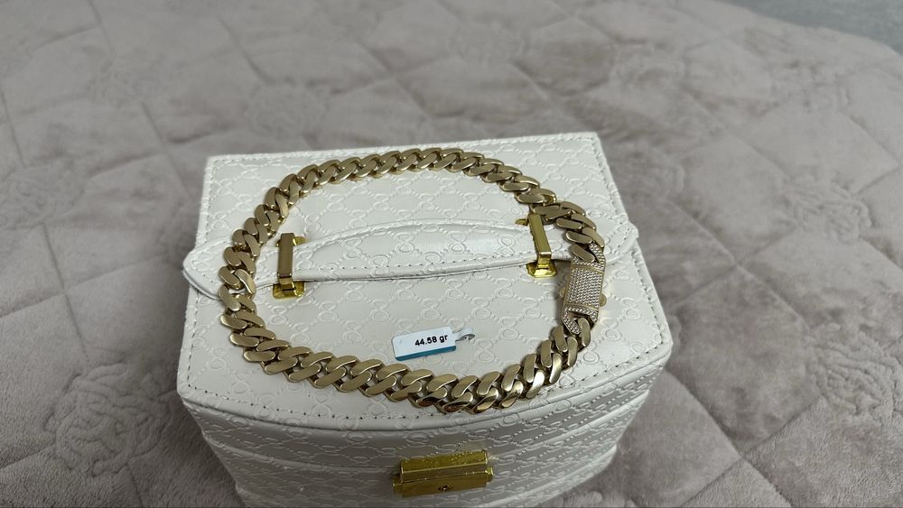 Продам золотую цепь