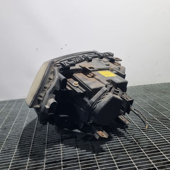 Far Stanga BMW X3 E83 2006 - 2010 SUV 4 Usi (1459) Fara xenon 0301210603