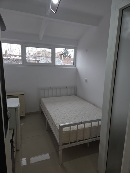 Camera de camin de închiriat