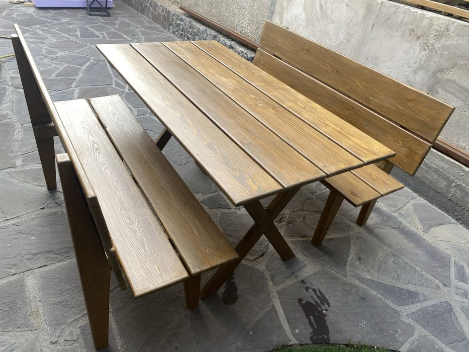 Новый комплект стол с лавками.