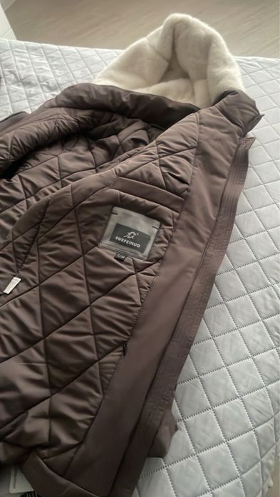 Пуховик зимний женский