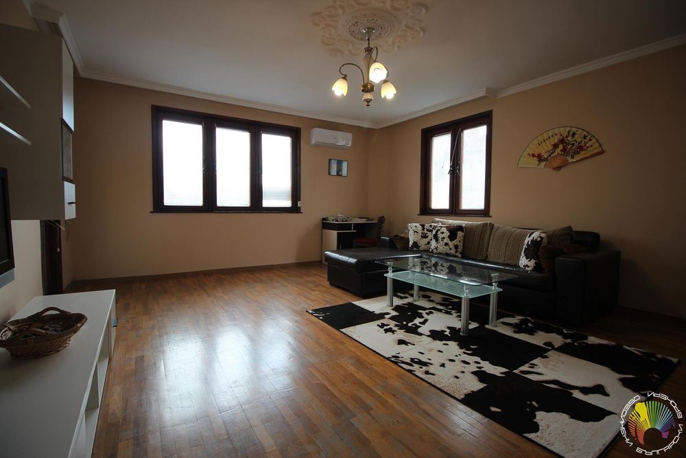 Дава се под наем Тристаен апартамент в Бургас, Лазур - 97 кв.м за 510 € - Снимка #1