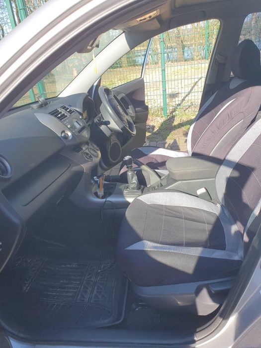 Джип Toyota RAV 4 , 2.2 дизел , десен волан