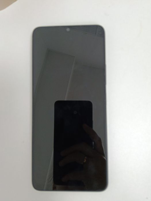 Продам телефон POCO c61