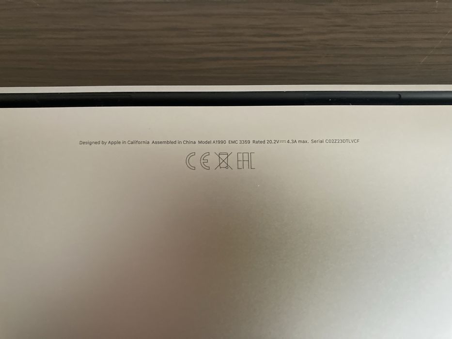 MacBook Pro 15" 2019 2.6GHz 6-Core i7/ 16GB RAM/ 256GB SSD