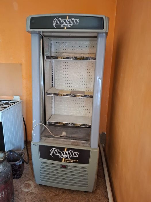 Продам ветринный холодильник