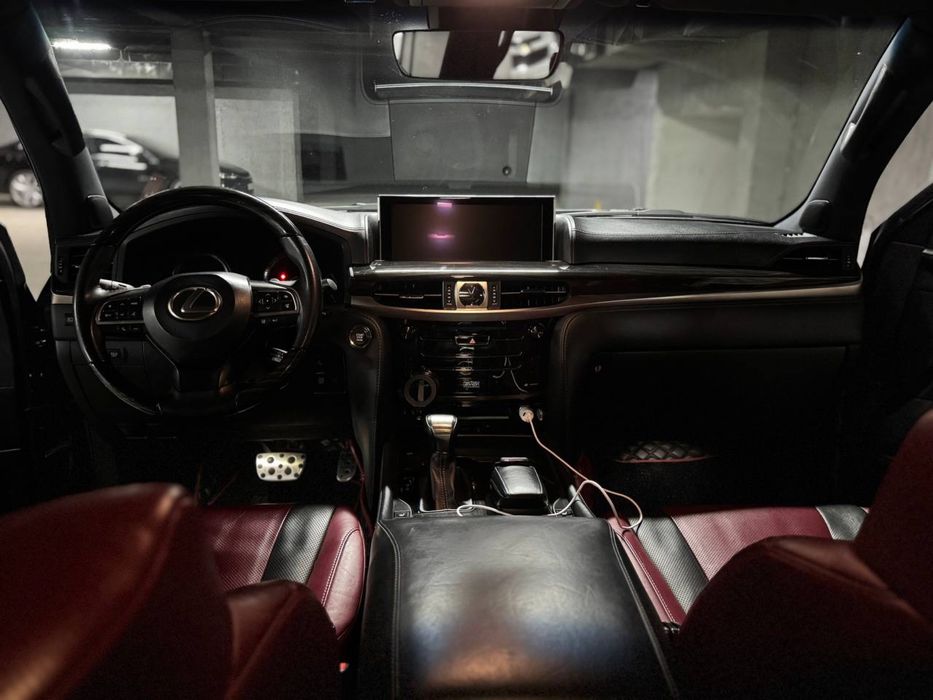 Lexus LX570 Supersport. Состония отличное. 2019 года.