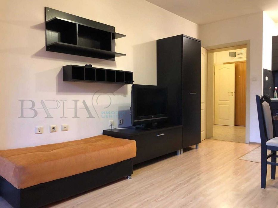 Дава се под наем Двустаен апартамент в Варна, Център - 65 кв.м за 436 € - Снимка #4