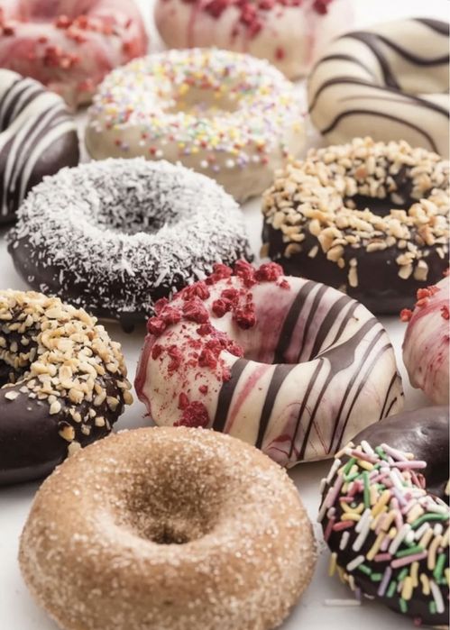 Бананы,финики в шоколаде,пончики!