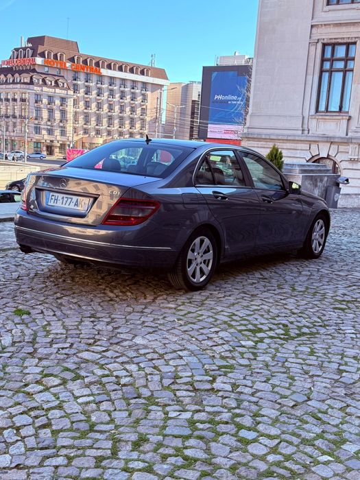 Mercedes-Benz C200 

// An de Fabricație 2010 E5 

// Culoare verde